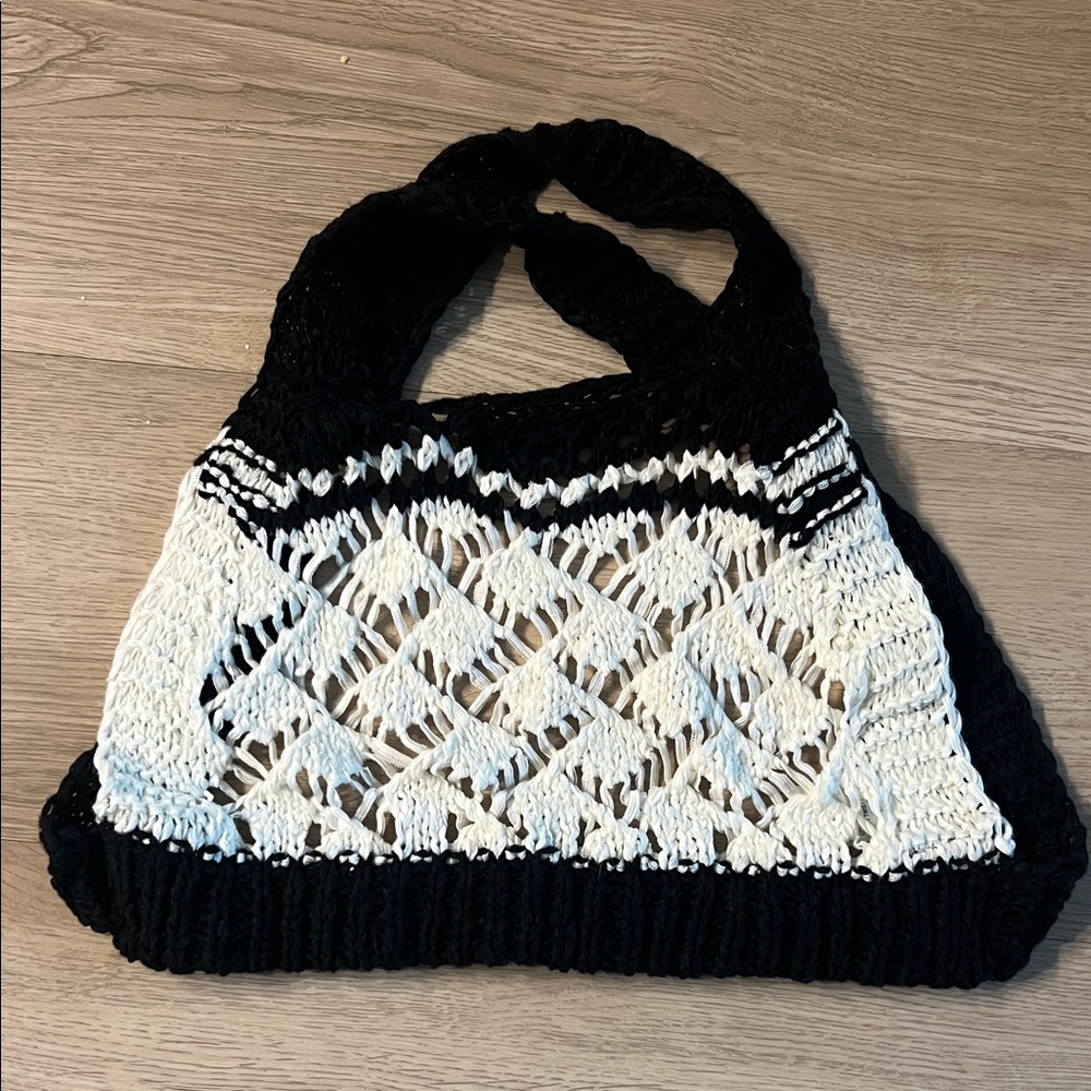 AKIRA Black and White Knit Crop Top